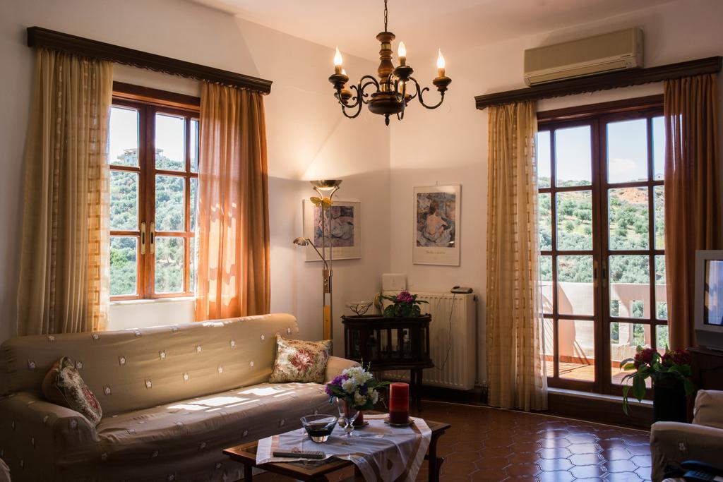 Alexandra Villa Stalós Esterno foto