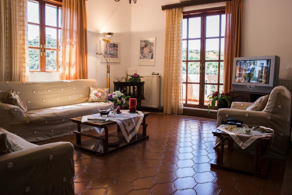 Alexandra Villa Stalós Esterno foto